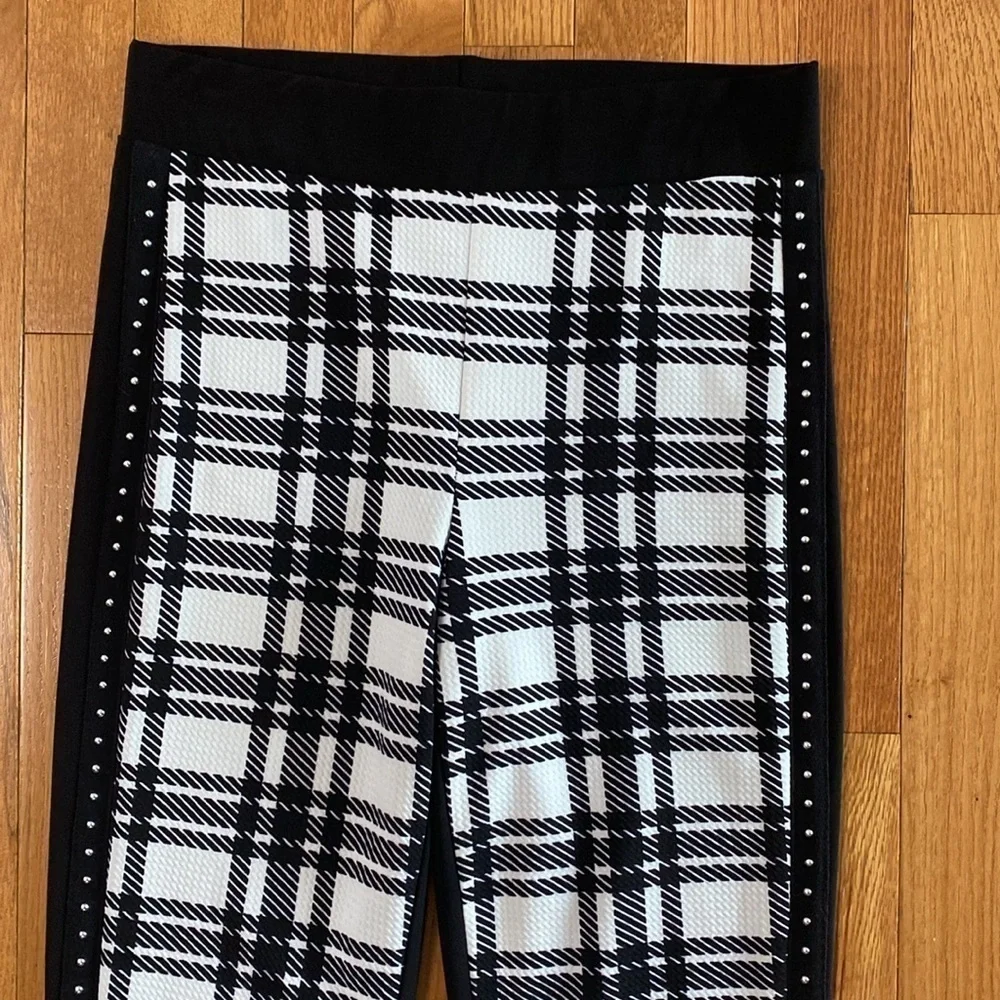 Frank Lyman Black White Ankle Pants Size 6 Woman’s Checkered